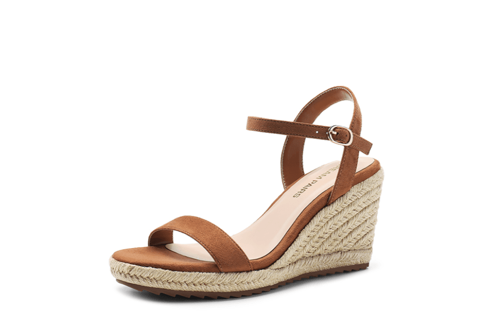 A pair of Dream Pairs round-toe non-slip wedge heels for a 2026 summer capsule wardrobe.